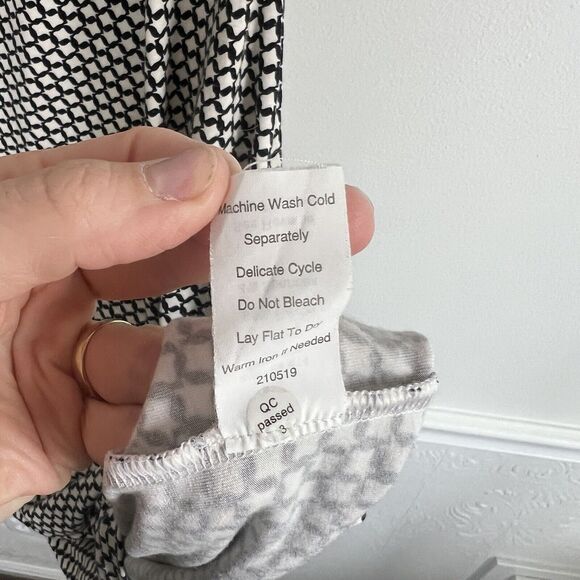 CAbi Monroe Dress Medium Black White Graphic Print Draped Ruched Jersey Knit - Picture 4 of 9